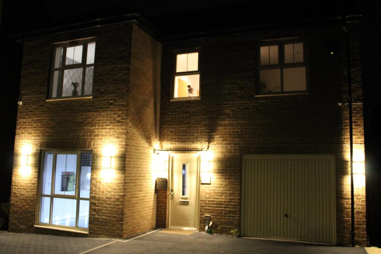 Haven - Spacious Luxury Home Perfect For Families, Couples And Contractors! 5Mins To Xscape And Junction 32! Castleford Esterno foto