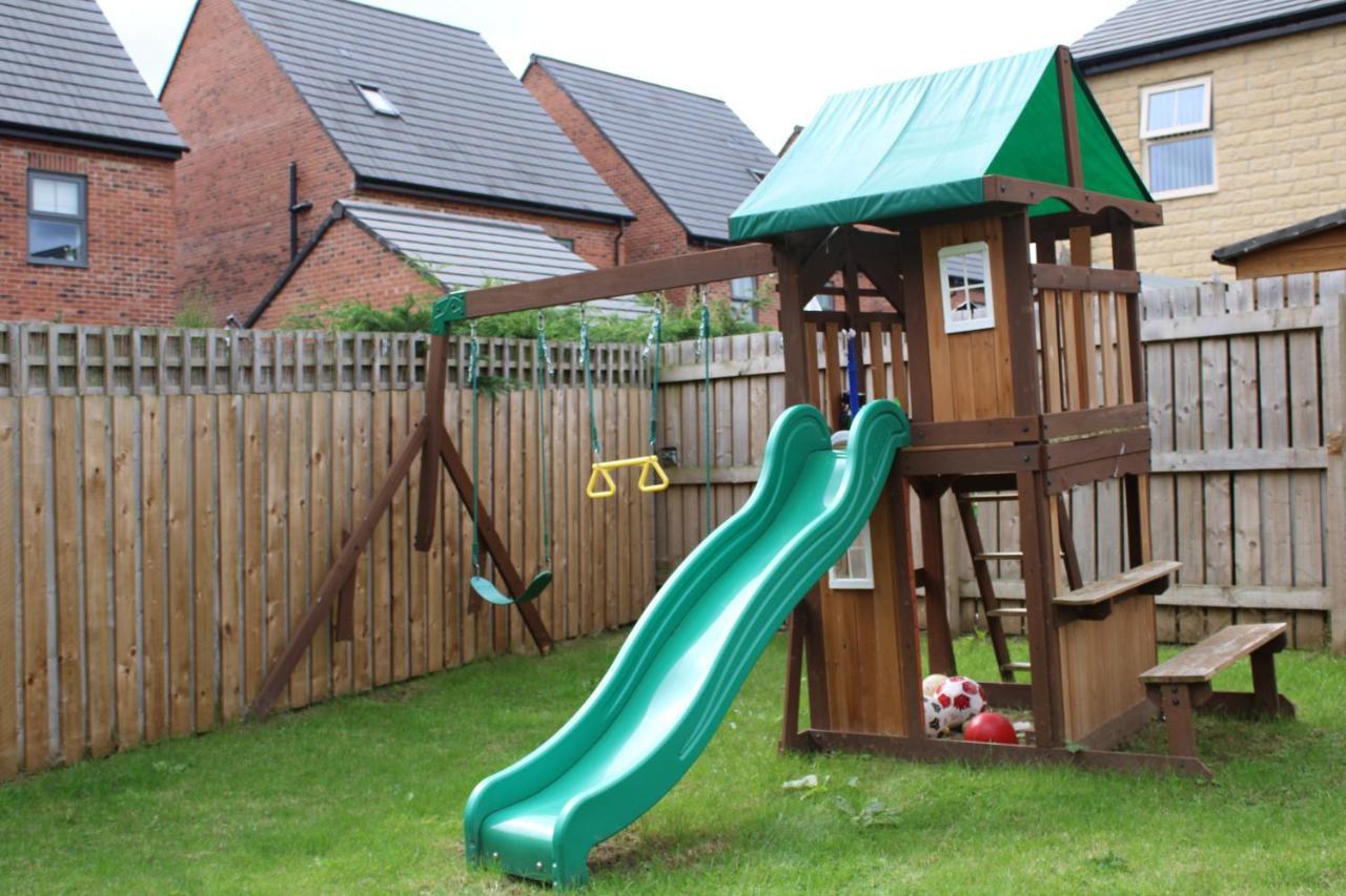 Haven - Spacious Luxury Home Perfect For Families, Couples And Contractors! 5Mins To Xscape And Junction 32! Castleford Esterno foto
