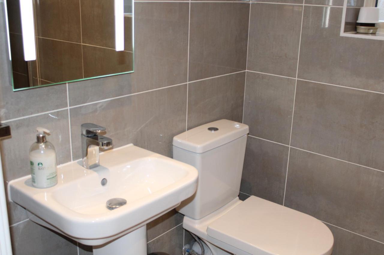 Haven - Spacious Luxury Home Perfect For Families, Couples And Contractors! 5Mins To Xscape And Junction 32! Castleford Esterno foto