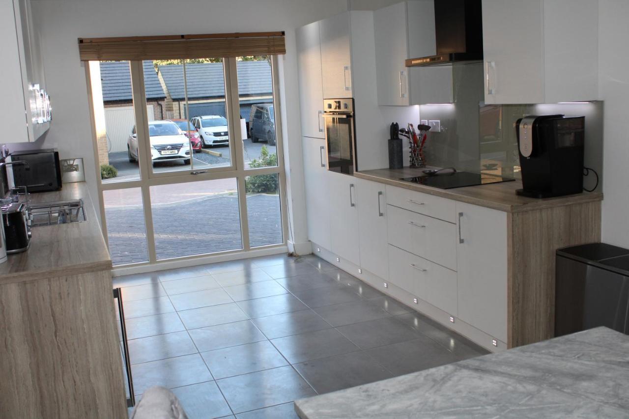 Haven - Spacious Luxury Home Perfect For Families, Couples And Contractors! 5Mins To Xscape And Junction 32! Castleford Esterno foto